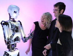 CeBIT-2014: Робот-ведущий